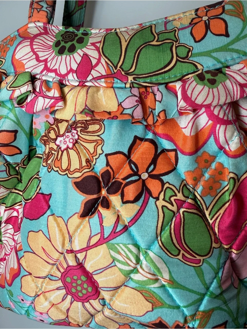 Vera Bradley 100% Silk Lisa B Floral Shoulder Bag - Picture 3 of 7